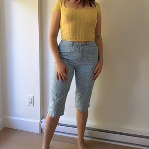 Vintage Y2K Villager Sport By Liz Claiborne Blue & White Mini Floral Capri Pant